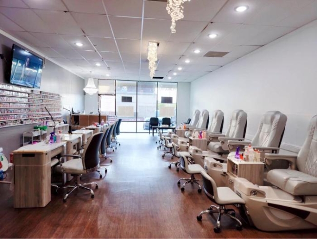 TIỆM NAILS SALON FOR SALE tại HOUSTON, TX 77084